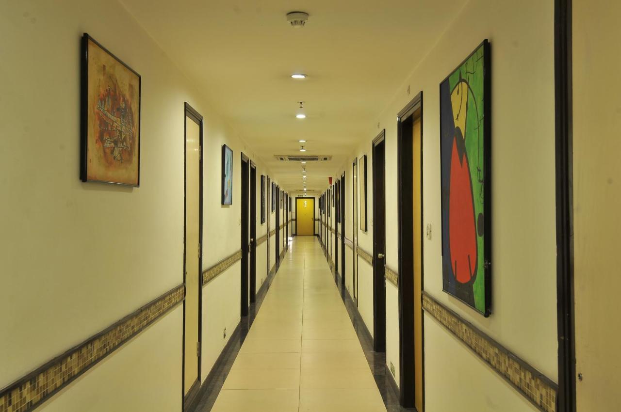 Lemon Tree Hotel, East Delhi Mall, Kaushambi Газиабад Экстерьер фото
